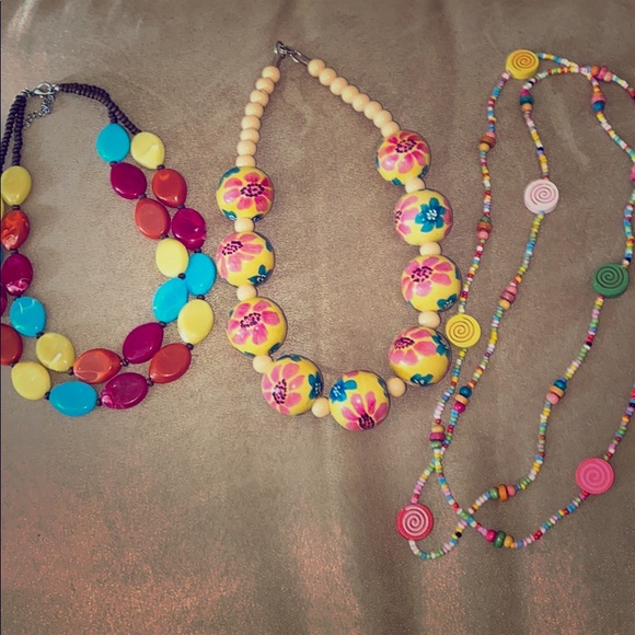 🌼 3 Vintage Womens Necklaces 🌼 - Picture 1 of 4